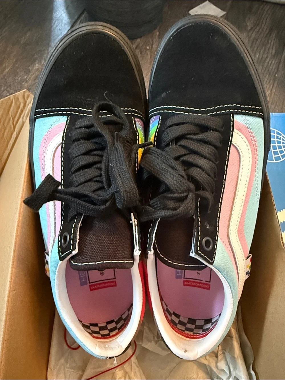 Vans Pride Wave Low-Top Sneakers with Black Trim Unisex 7.5M/9W